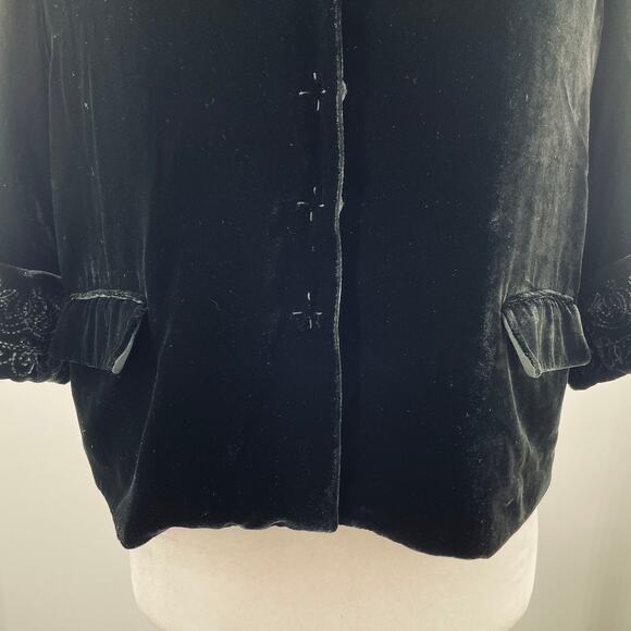 Tahari Black Velvet Embroidered Trim Cropped Ruffle Hem Evening Dressy Jacket 6 - Picture 5 of 14